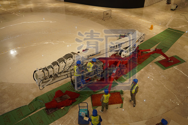 江城清洗：點(diǎn)亮萬(wàn)象城鳳凰燈