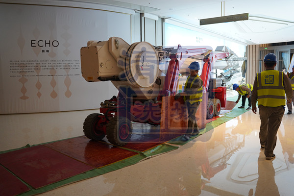 江城清洗：點(diǎn)亮萬(wàn)象城鳳凰燈