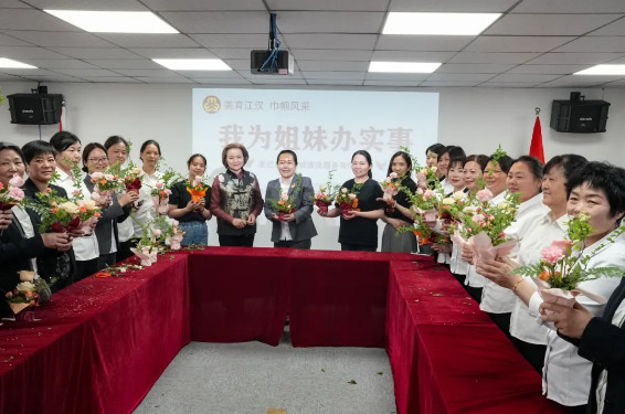 花漾時(shí)光，巾幗巧手享春色