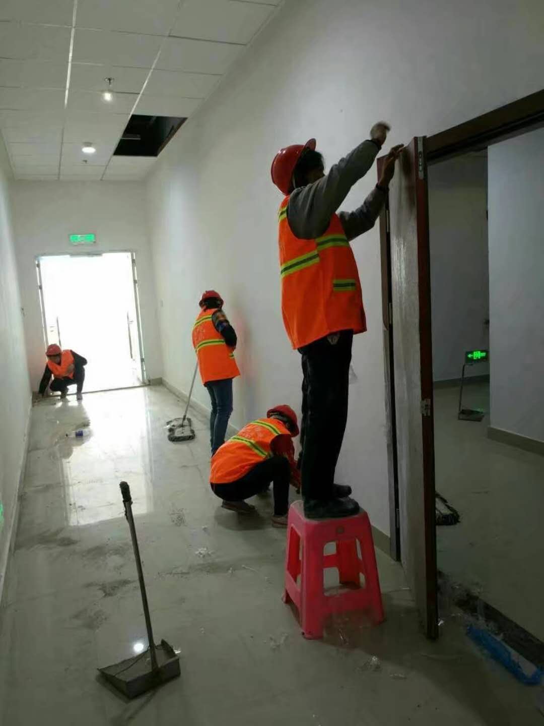 武漢開(kāi)荒保潔 武漢開(kāi)荒保潔